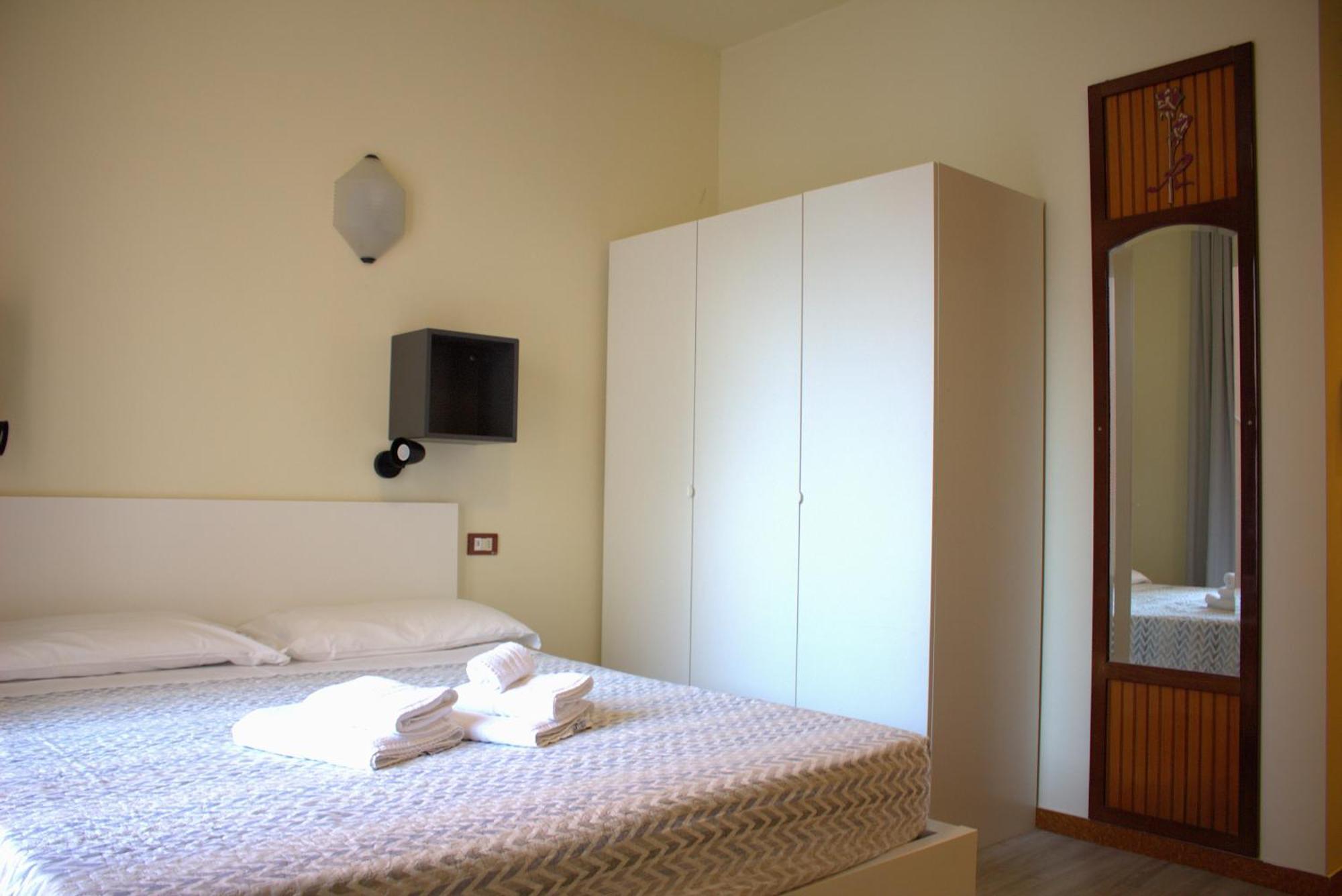 Rosa Aparthotel 3*